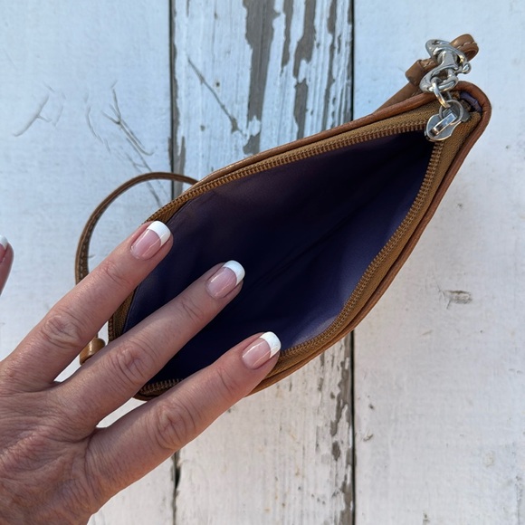 Original Coach Leatherette Classic Wallet Wristlet - Picture 3 of 5